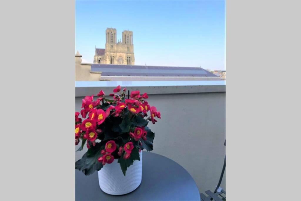Apartament Hypercentre Grand Balcon Vue Cathedrale Reims Zewnętrze zdjęcie
